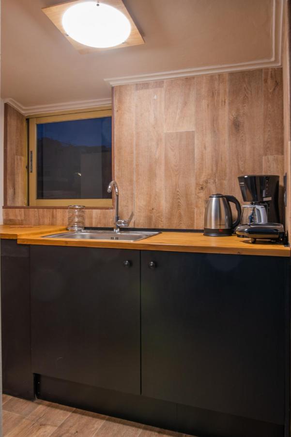 Noho Boutique , Premium Living Lazeon 7 Apartment เอเธนส์ ภายนอก รูปภาพ